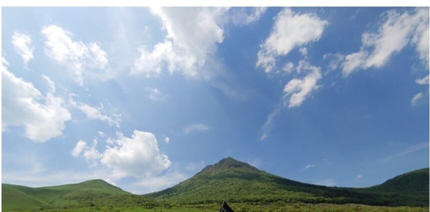유후다케 산과 푸른 들판 전망